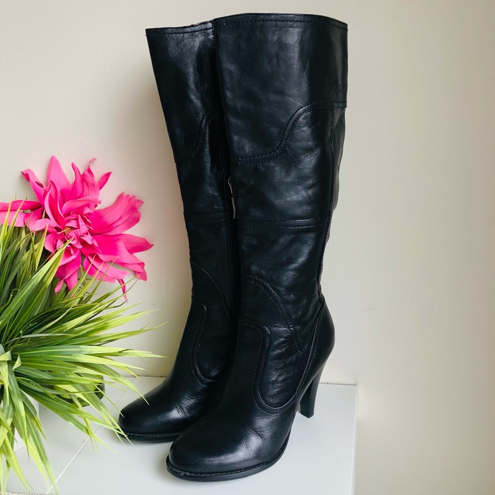 ❓GUESS Leather boots